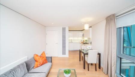 Flat Harbet Road in City of Westminster