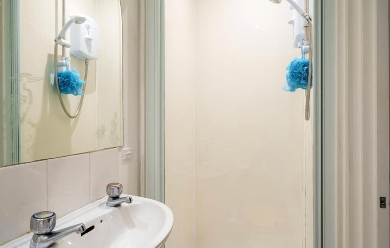 Flat De Vere Gardens in Greater London
