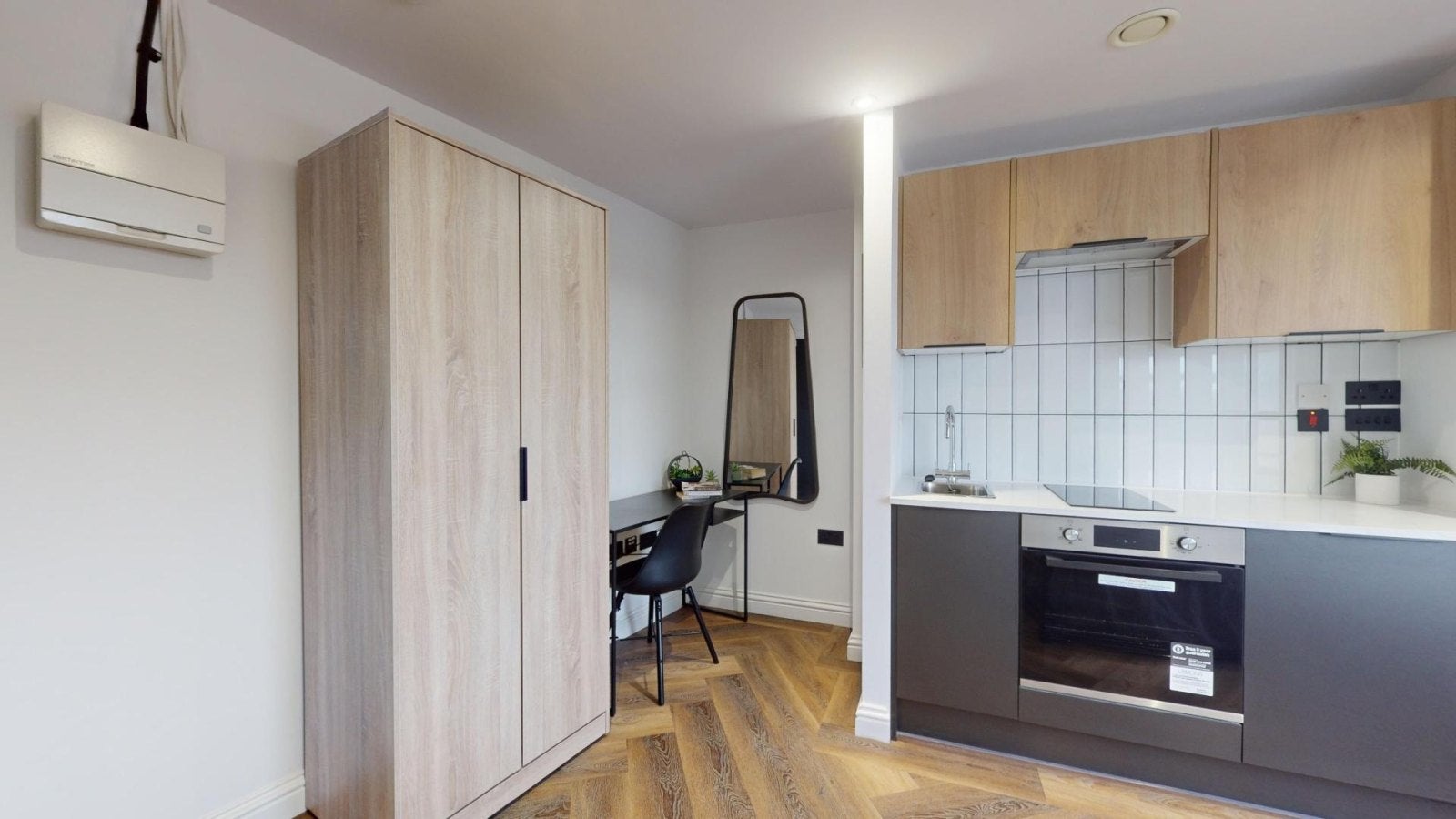 Room Thurloe Street in Manchester