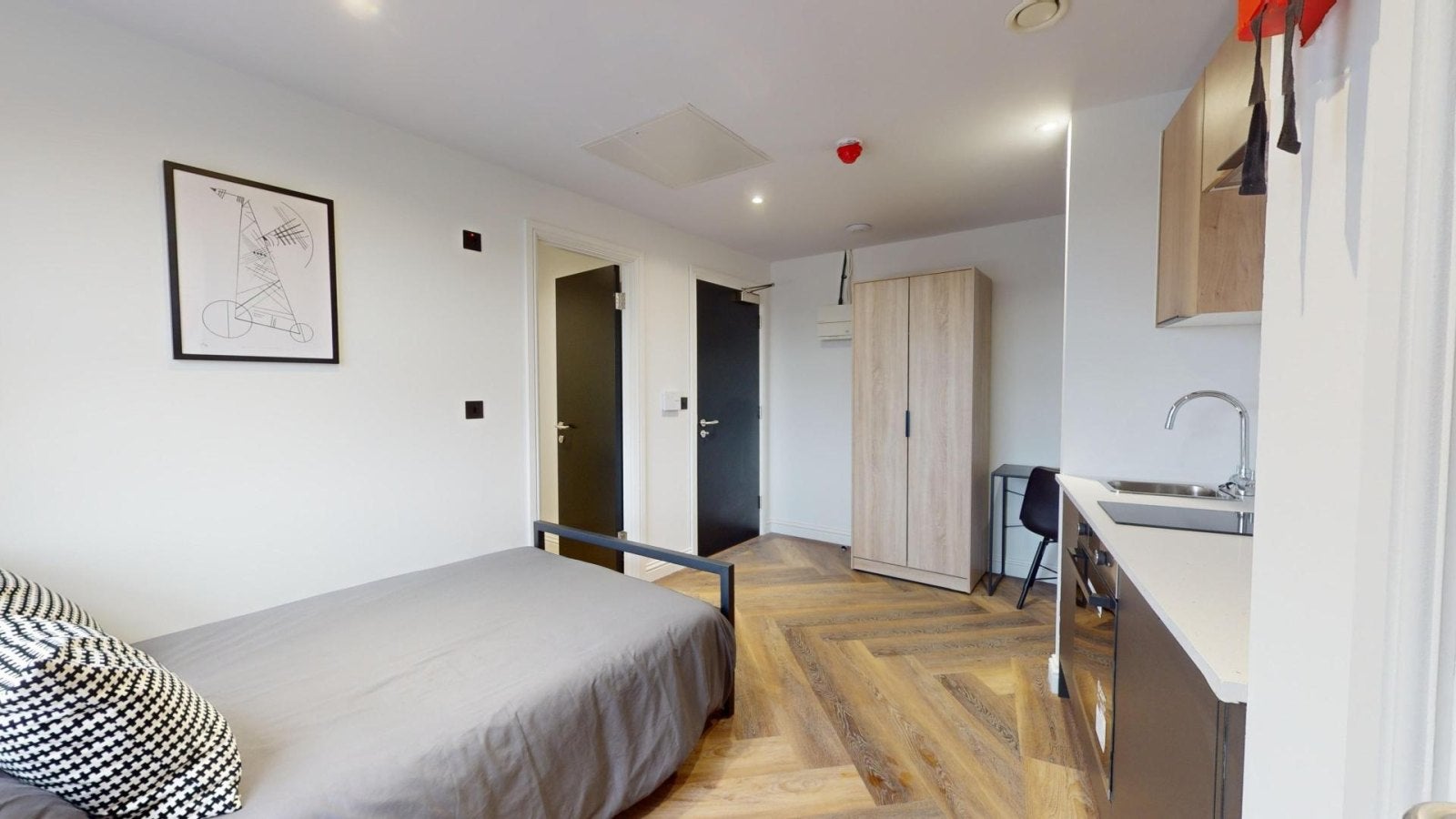 Room Thurloe Street in Manchester