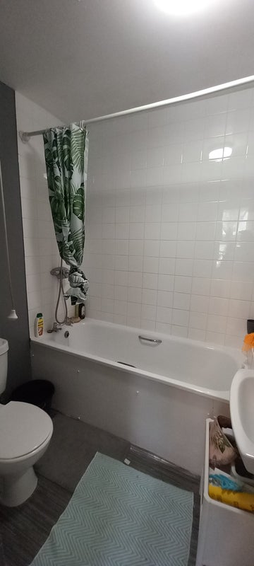 Room Gondar Gardens in Greater London