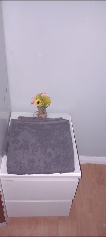 Room Gondar Gardens in Greater London