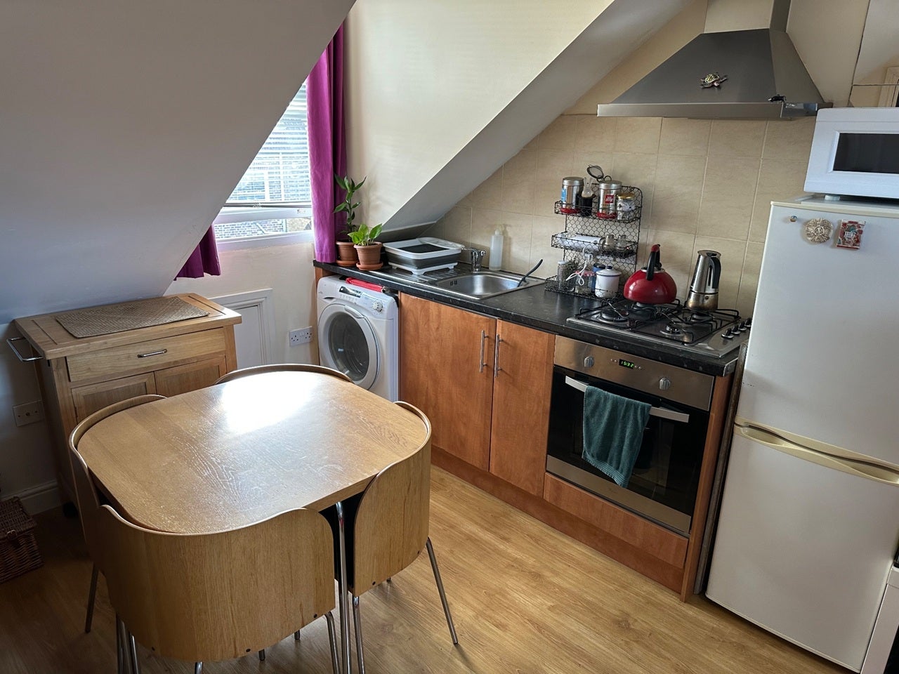 Flat Sunnyhill Road in Greater London