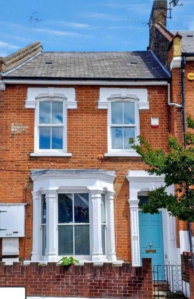 Flat Conewood Street in Greater London