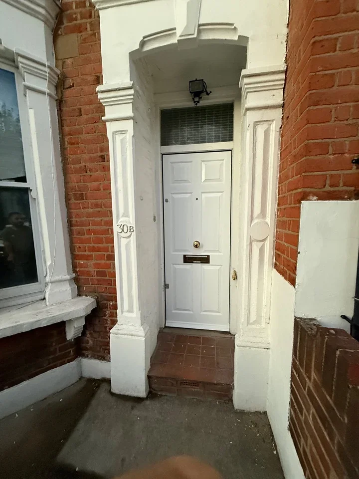 Flat Conewood Street in Greater London