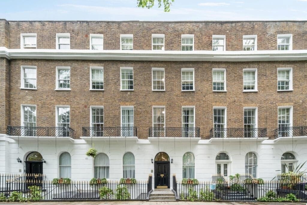 Flat Cartwright Gardens in Greater London