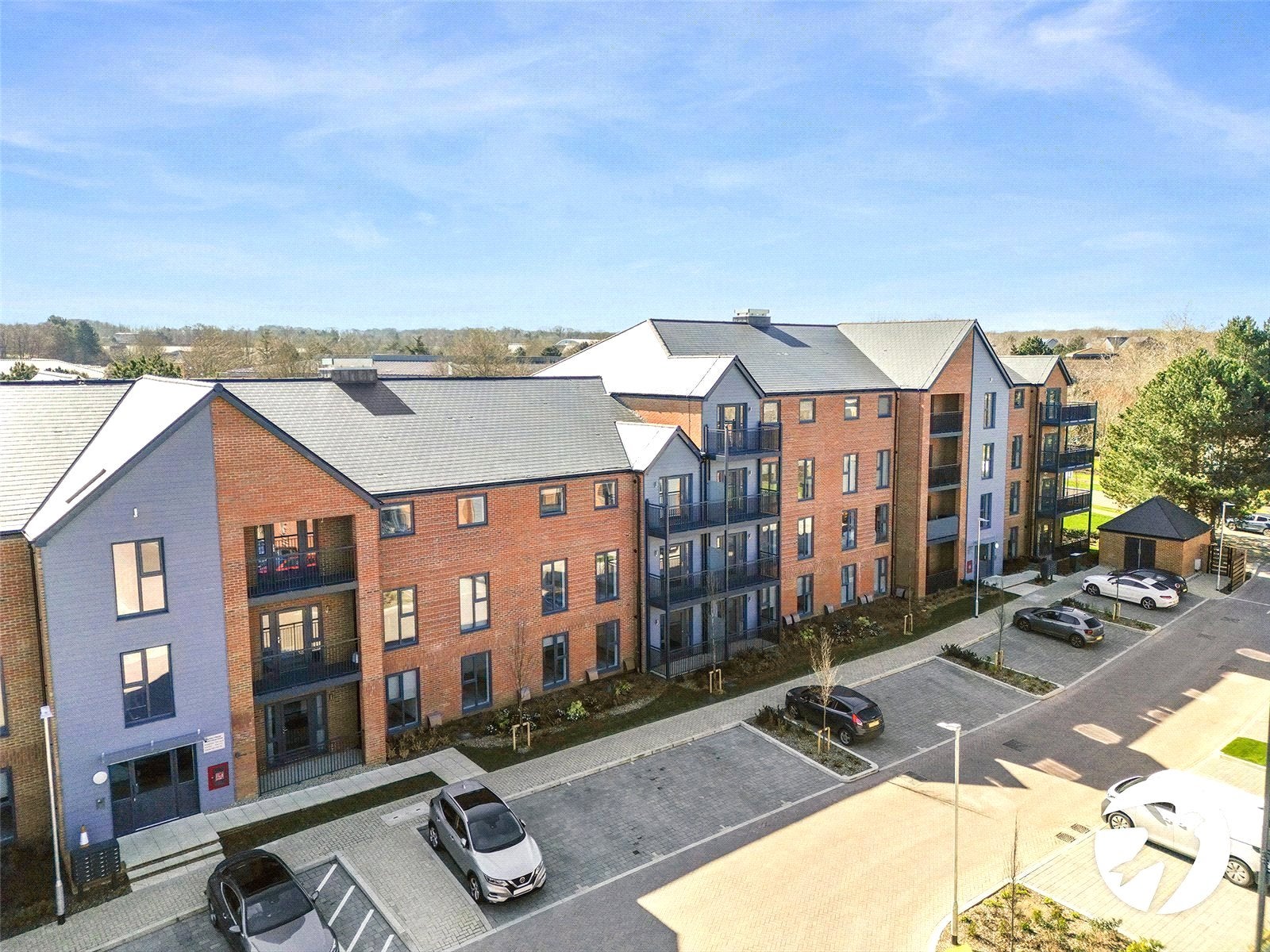 Flat Kings Hill Avenue in Tonbridge and Malling
