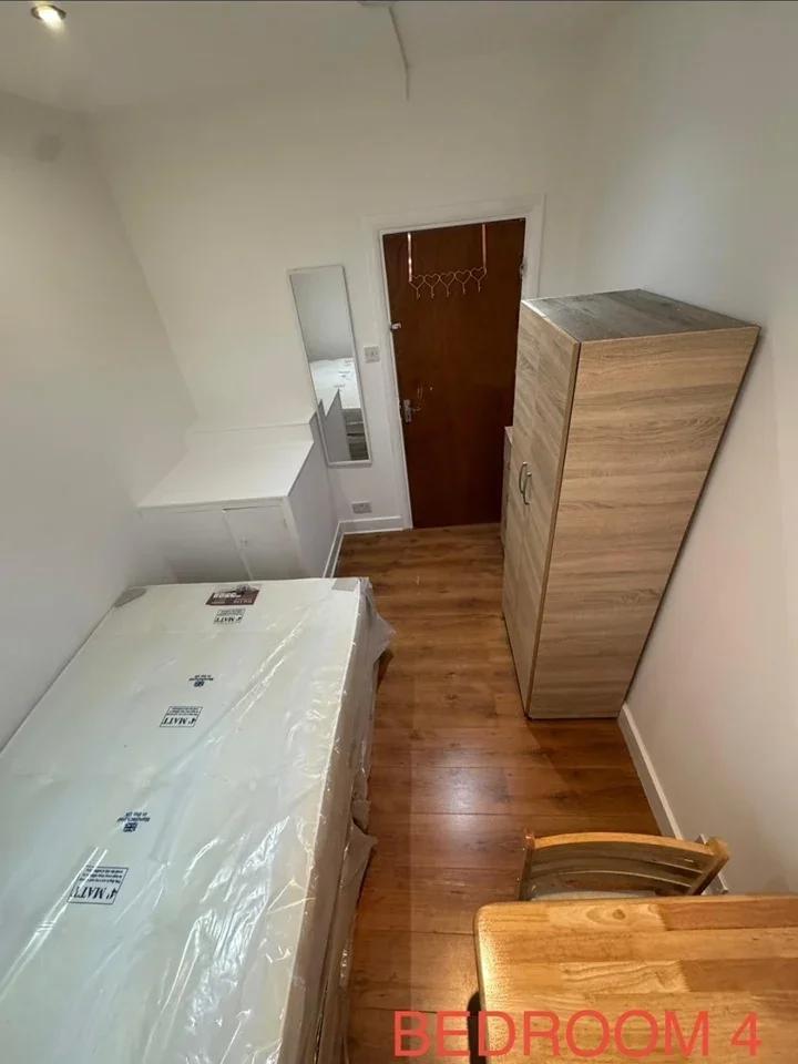 Room Northfield Road in Greater London