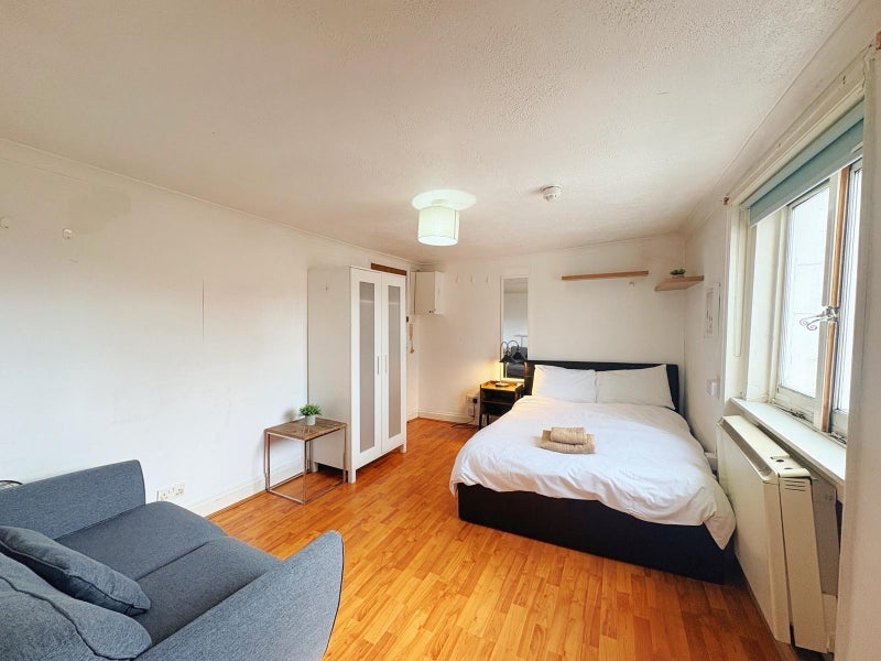 Flat Upper Montagu Street in City of Westminster
