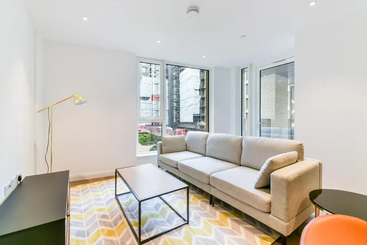 Flat Kennington Lane in Greater London