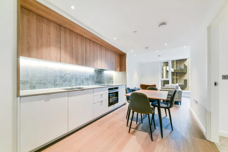 Flat Kennington Lane in Greater London