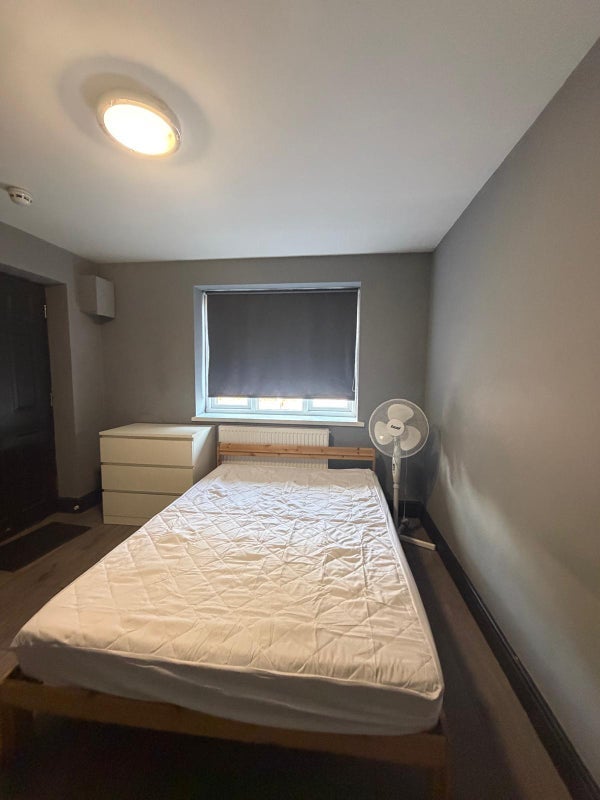 Room Belgrave Road in Slough