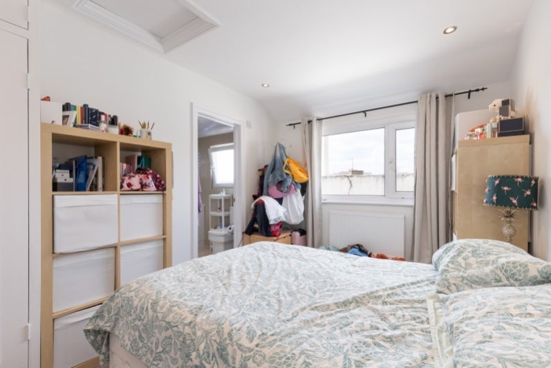 Flat Belgrave Road in City of Westminster