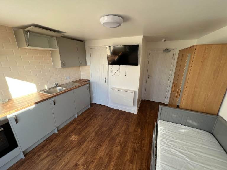 Flat Montgomery Close in Greater London