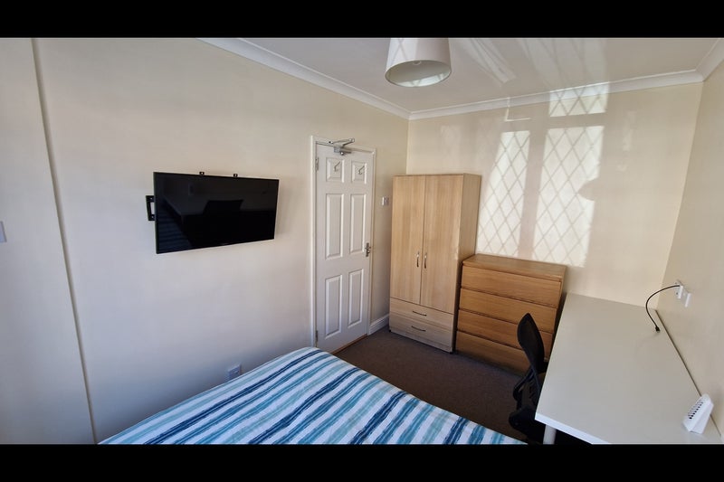 Room Kensington Road in Coventry