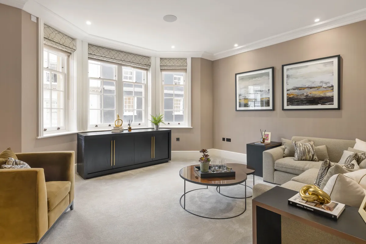 Flat Charles Street in City of Westminster