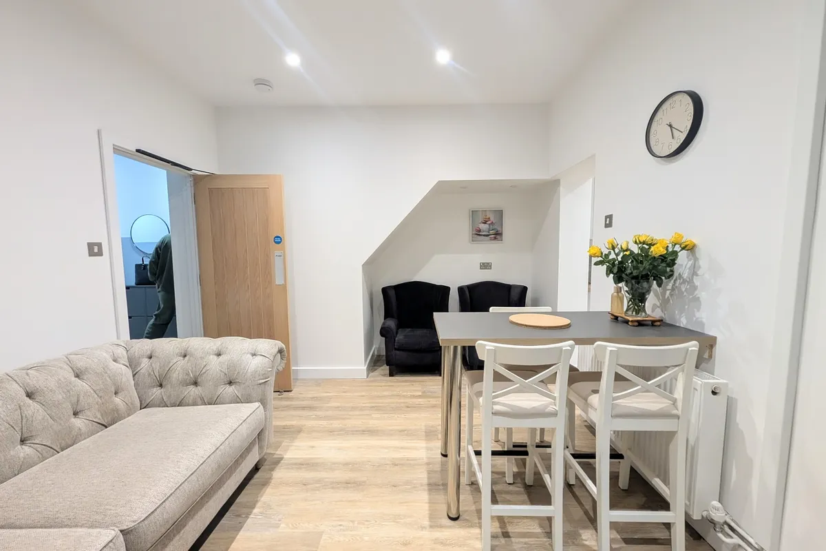 Room Brook Street in Pontypridd