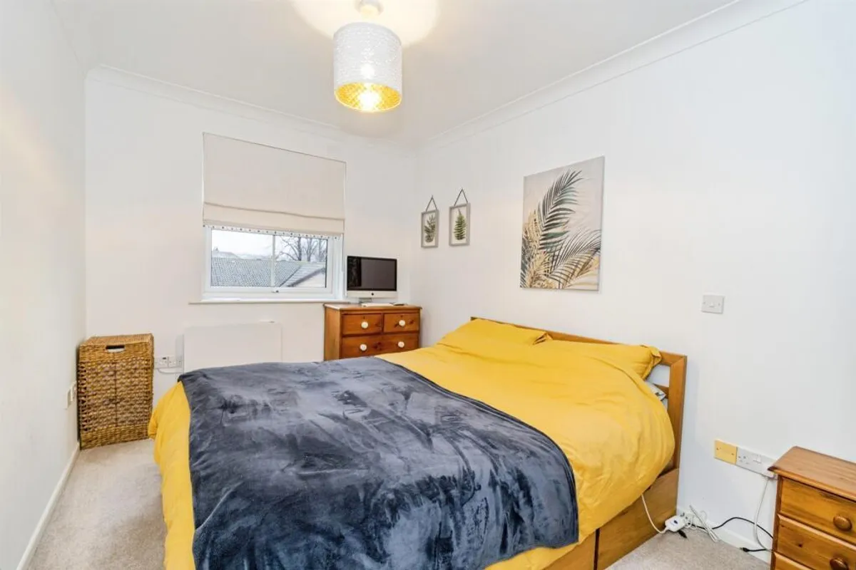 Flat Clifton Road in Southampton