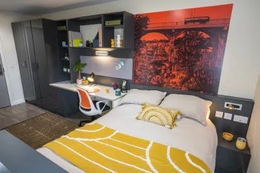Flat Oxford Street in Newcastle upon Tyne