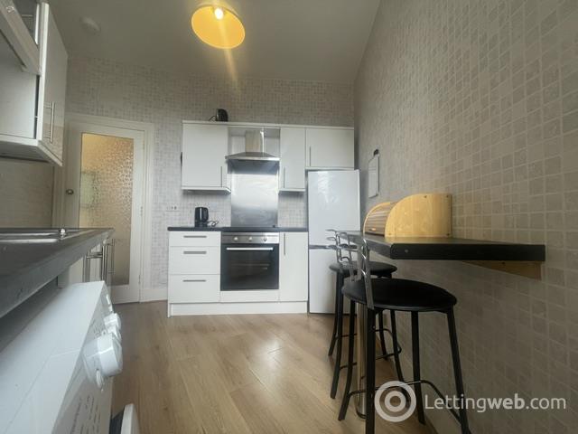 Flat Willowbank Road in Aberdeen