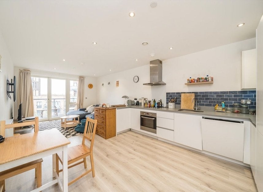 Flat Cobden Walk in Greater London