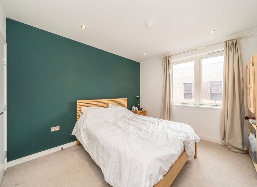 Flat Cobden Walk in Greater London
