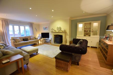 House Essendine Road in Belmesthorpe