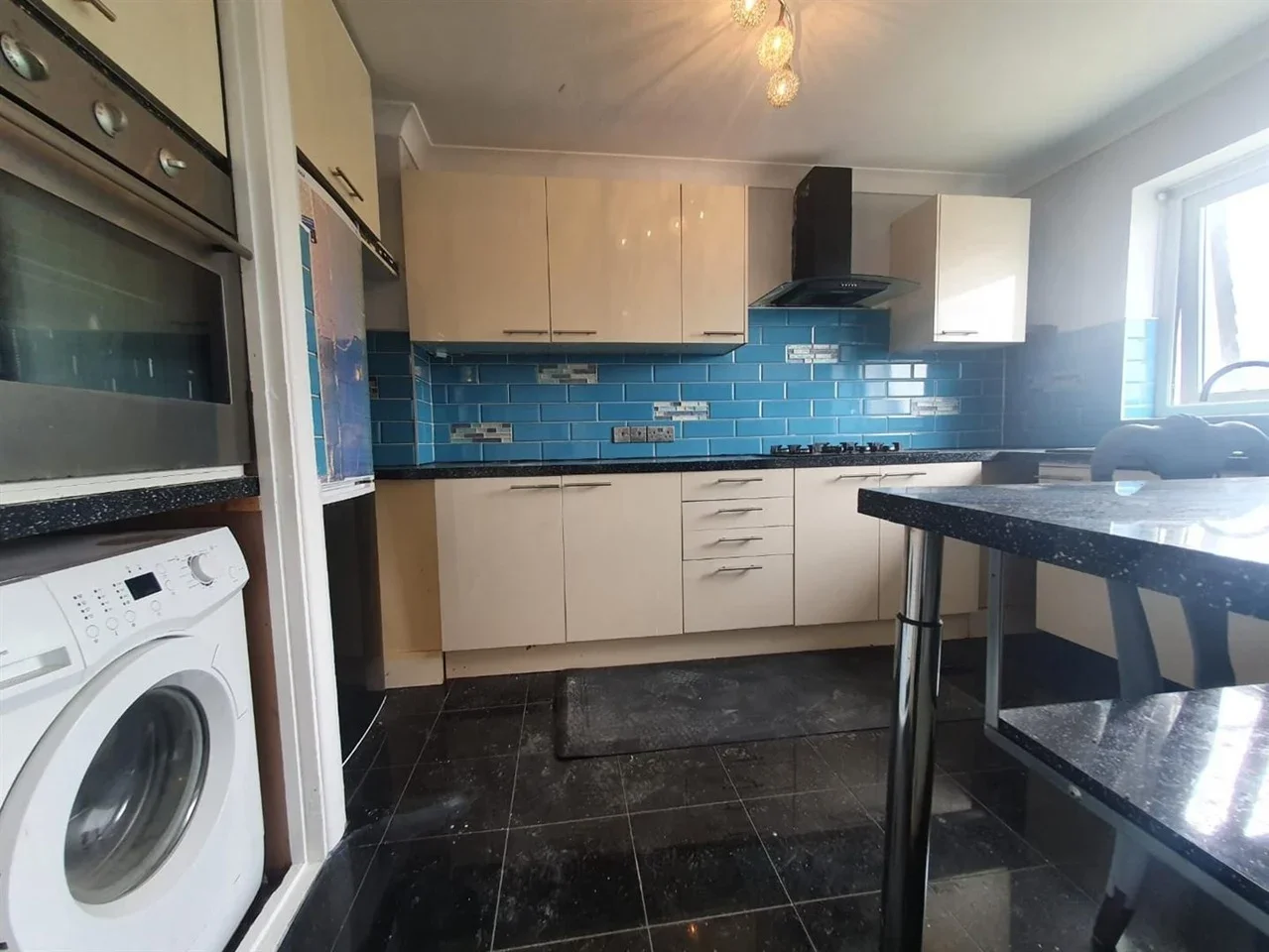 Flat Mandeville Road in Greater London