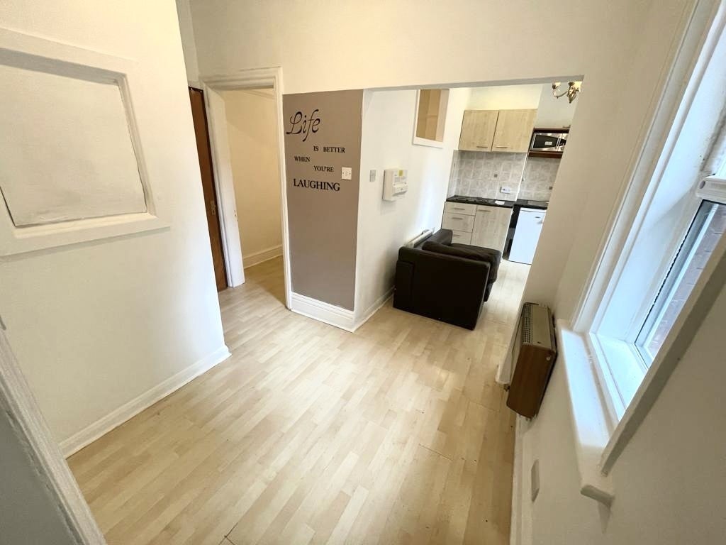 Flat Vincent Avenue in Manchester
