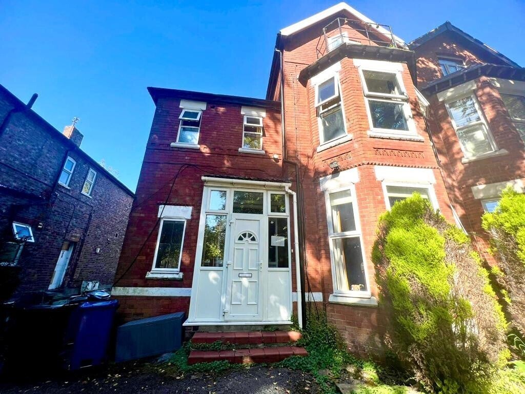 Flat Vincent Avenue in Manchester