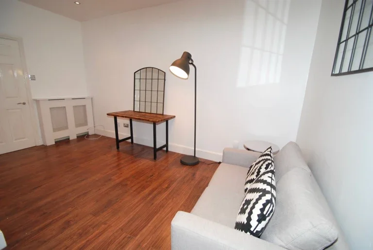 Flat FitzHerbert Walk in Greater London