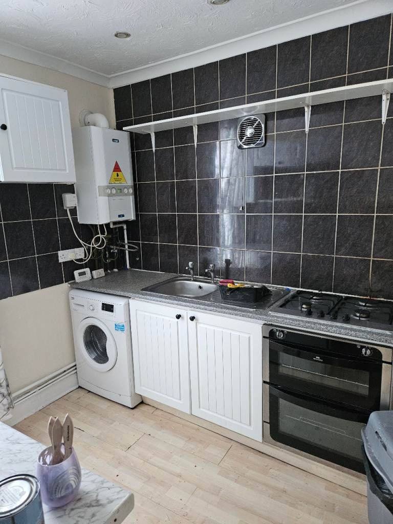 Flat Wellington Street in Torpoint