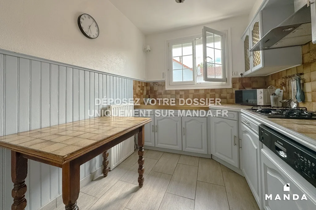 Chambre Rue du Docteur Schweitzer à Antony