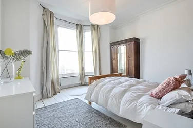 Flat Pepys Road in Greater London