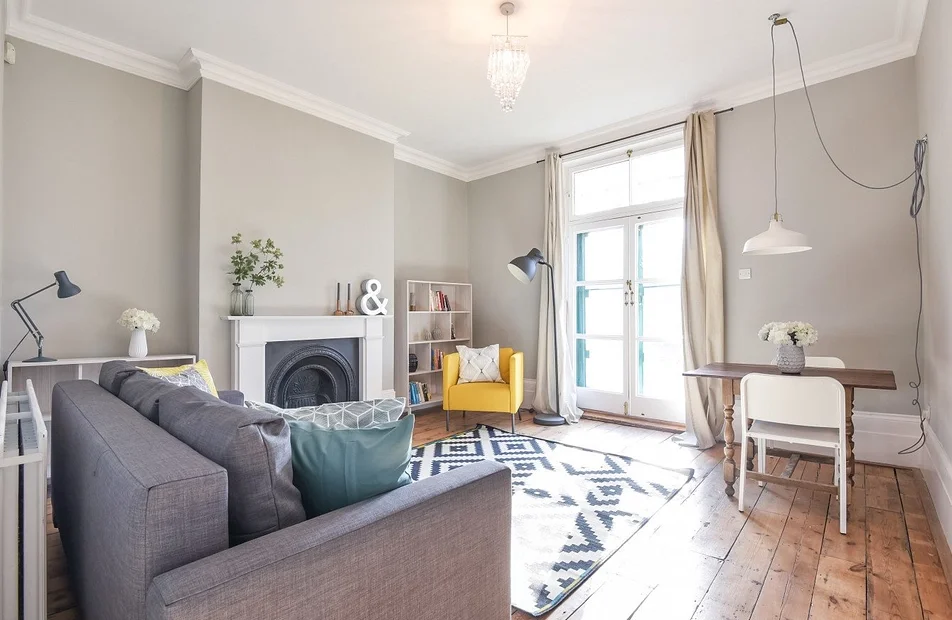 Flat Pepys Road in Greater London