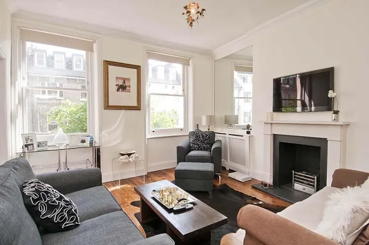 Flat Henniker Mews in Greater London