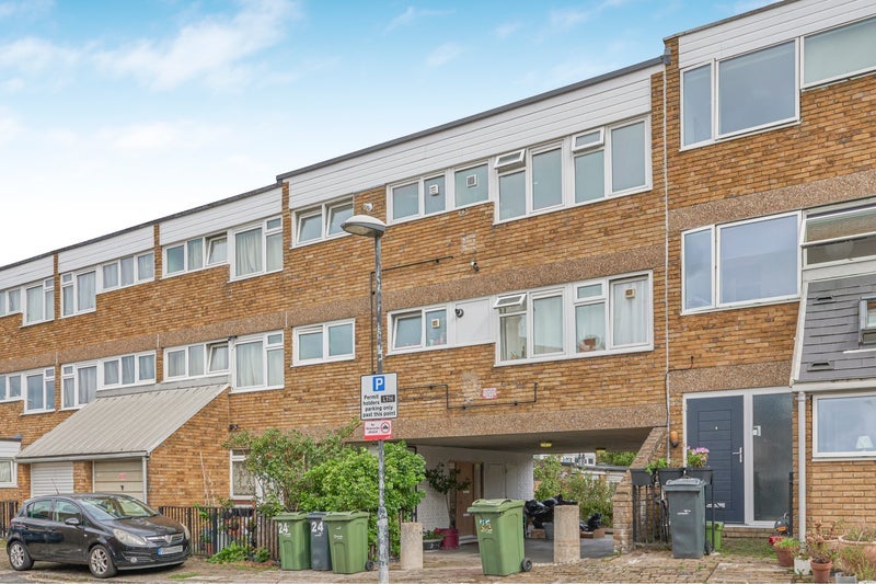 Flat Halsmere Road in London