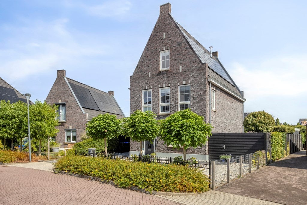Huis Essenlaan 100 in Dirksland