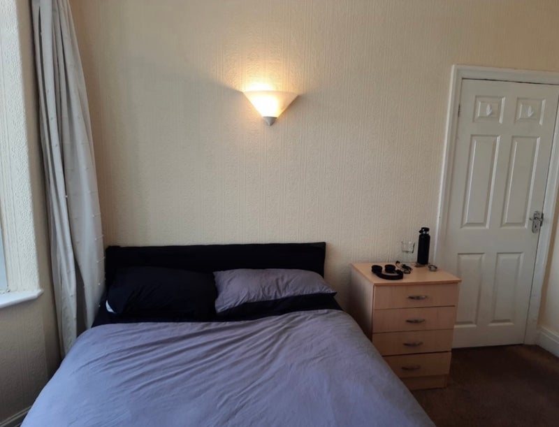 Room Rippenden Avenue in Manchester