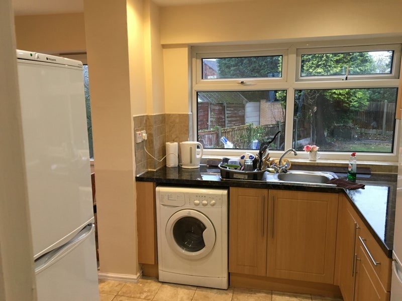 Room Rippenden Avenue in Manchester