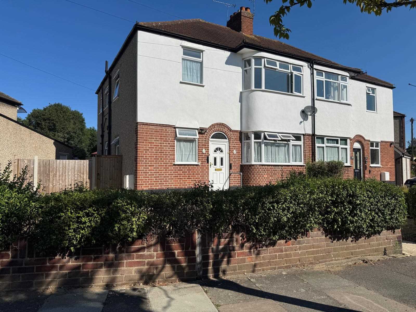 Flat Tudor Drive in Greater London