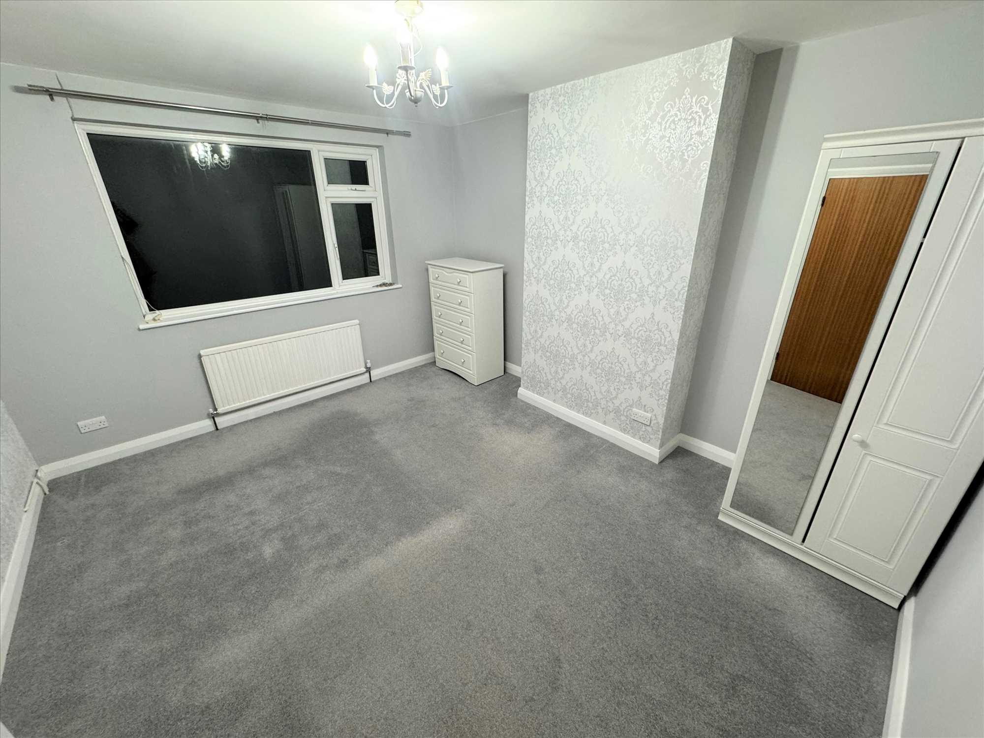 Flat Tudor Drive in Greater London