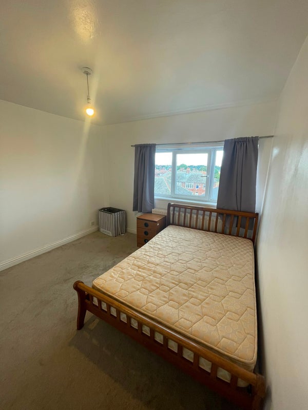 Room Ponteland Road in Newcastle upon Tyne
