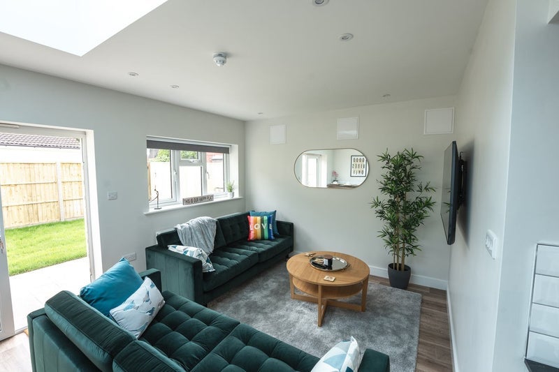 Room Southsea Road in Bristol