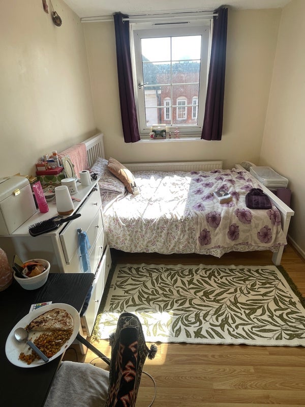 Room Lever Street in Greater London