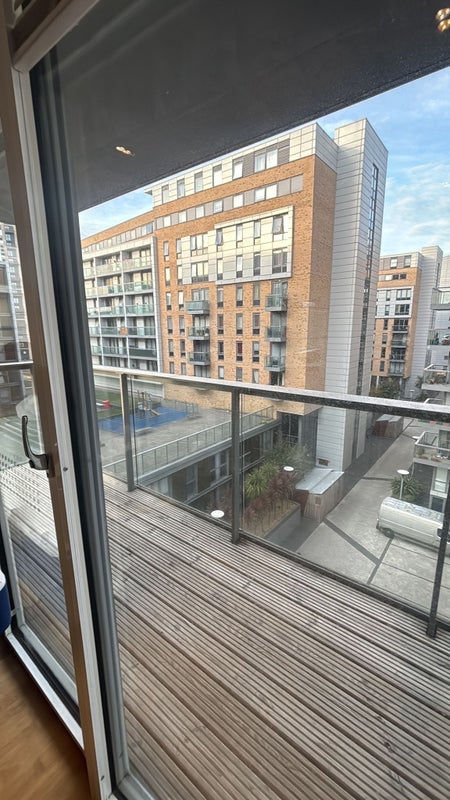 Room Dowells Street in Greater London