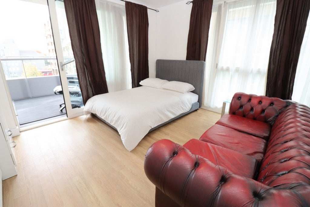 Room Globe Road in Greater London