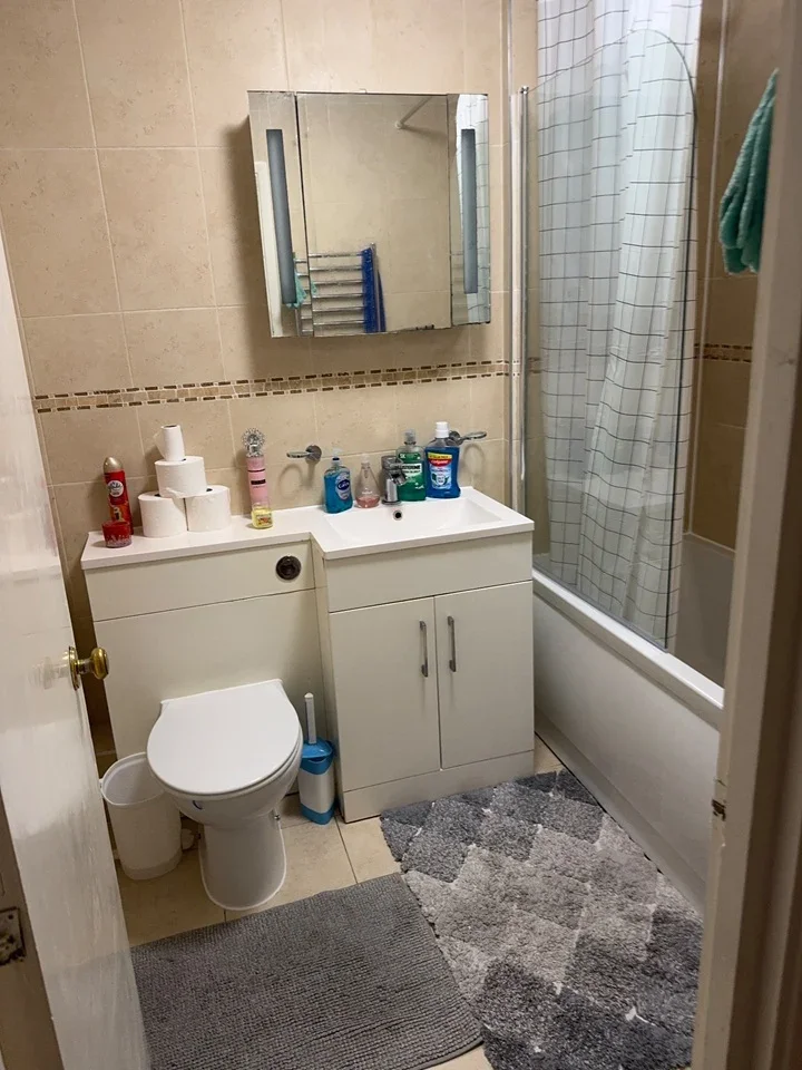 Room Reedham Drive in Greater London
