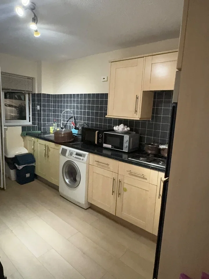 Room Reedham Drive in Greater London