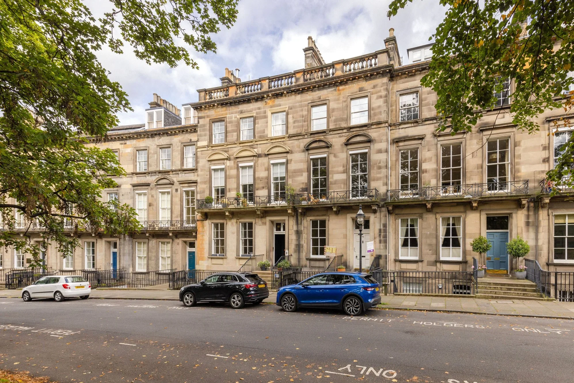Flat Clarendon Crescent in City of Edinburgh